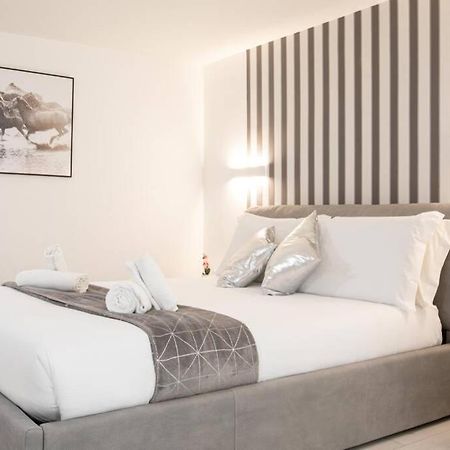Unforgettable Split Level Jacuzzi Suite Navona - Top Collection Rome Bagian luar foto