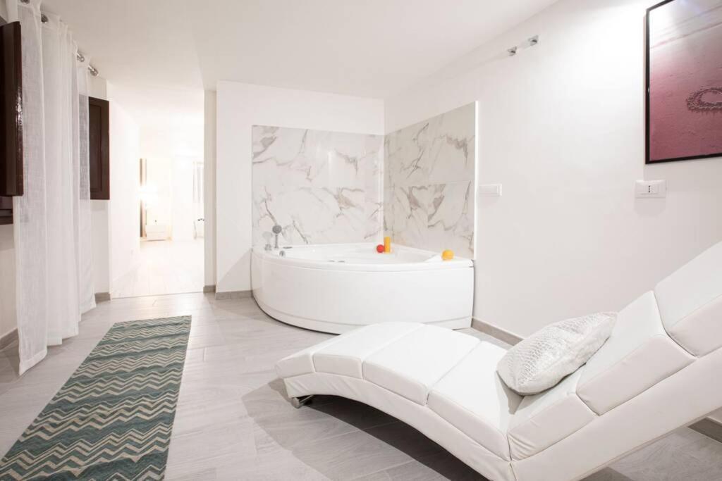 Unforgettable Split Level Jacuzzi Suite Navona - Top Collection Rome Bagian luar foto