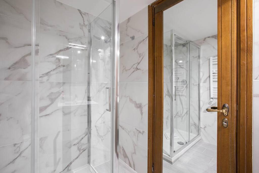 Unforgettable Split Level Jacuzzi Suite Navona - Top Collection Rome Bagian luar foto