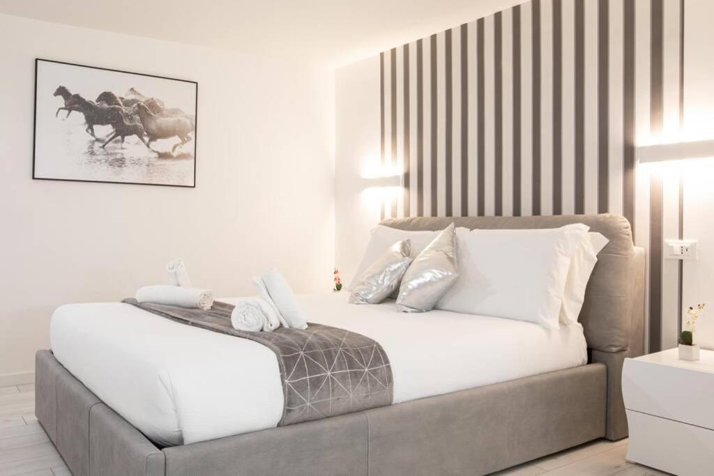 Unforgettable Split Level Jacuzzi Suite Navona - Top Collection Rome Bagian luar foto