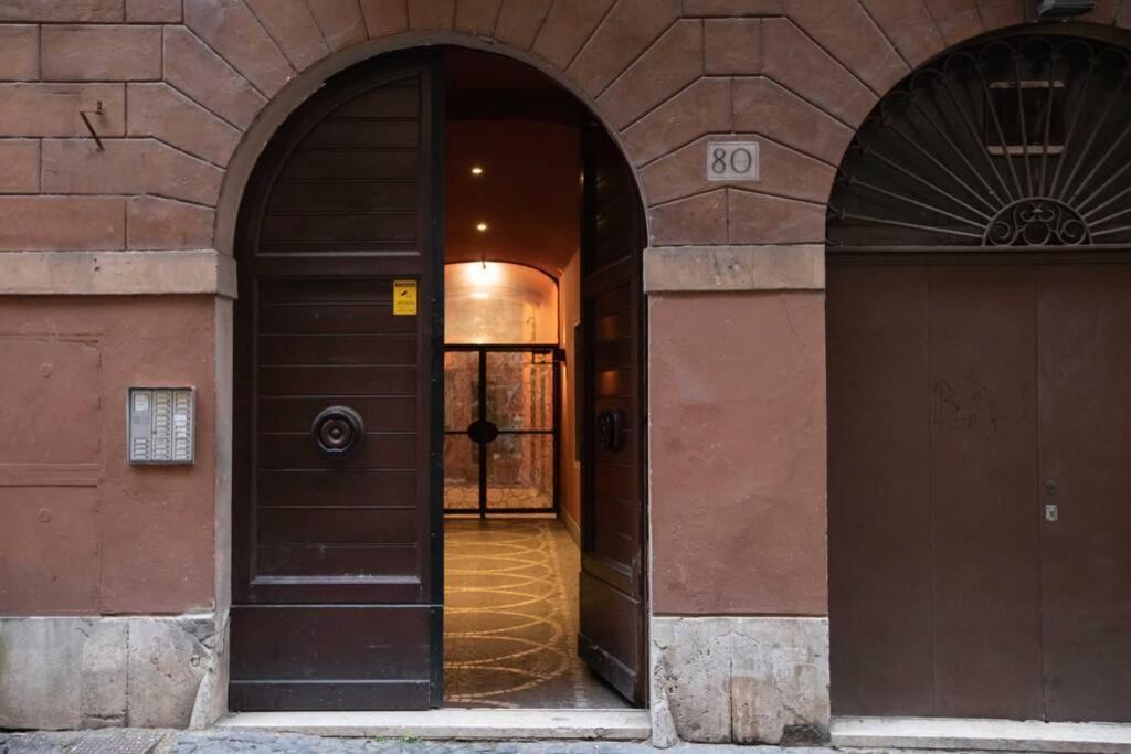 Unforgettable Split Level Jacuzzi Suite Navona - Top Collection Rome Bagian luar foto